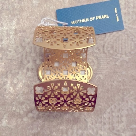 Brand New Parker Rose Mother of Pearl Gold Tone Adjustable Cuff Bracelet - Picture 12 of 16